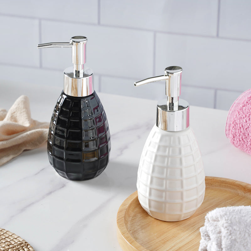 Pump Bottle in Textured Ceramic
