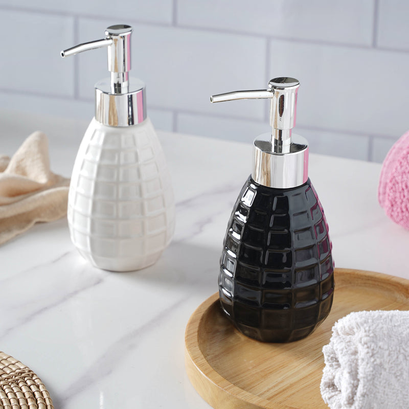 Pump Bottle in Textured Ceramic