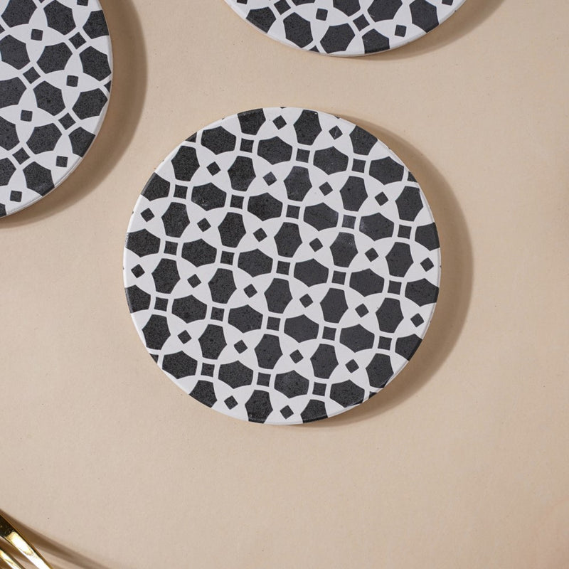Zellij Art Round Ceramic Floral Trivet Black And White