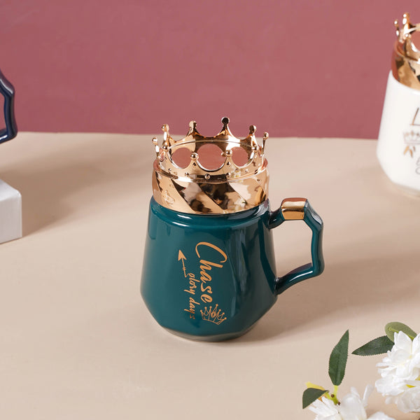 Mug With A Crown Lid