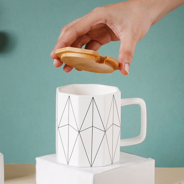 Textured Mug With Wooden Lid