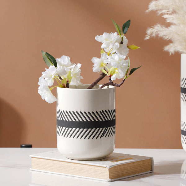 Tabletop Vase - Flower vase for home decor, office and gifting | Home decoration items