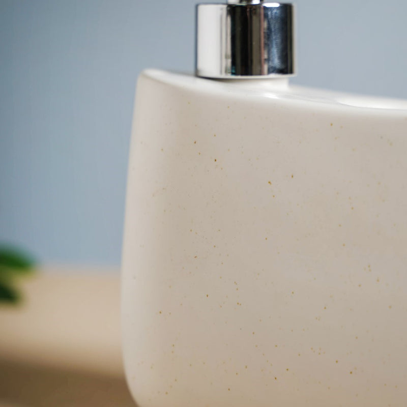 Soap Dispenser With Built-In Brush Holder 950 ml