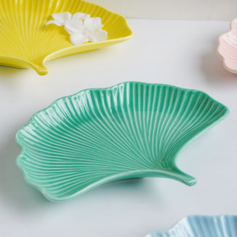 Petal Plate - Serving plate, snack plate, dessert plate | Plates for dining & home decor