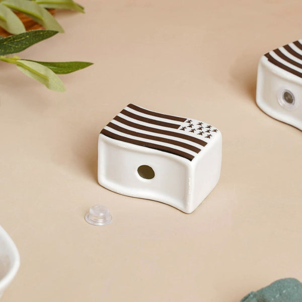 Wavy Ceramic Salt And Pepper Shakers Set Black And White - Kitchen Tool