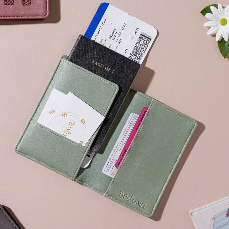 Flower Jar Two Fold Passport Cover Green