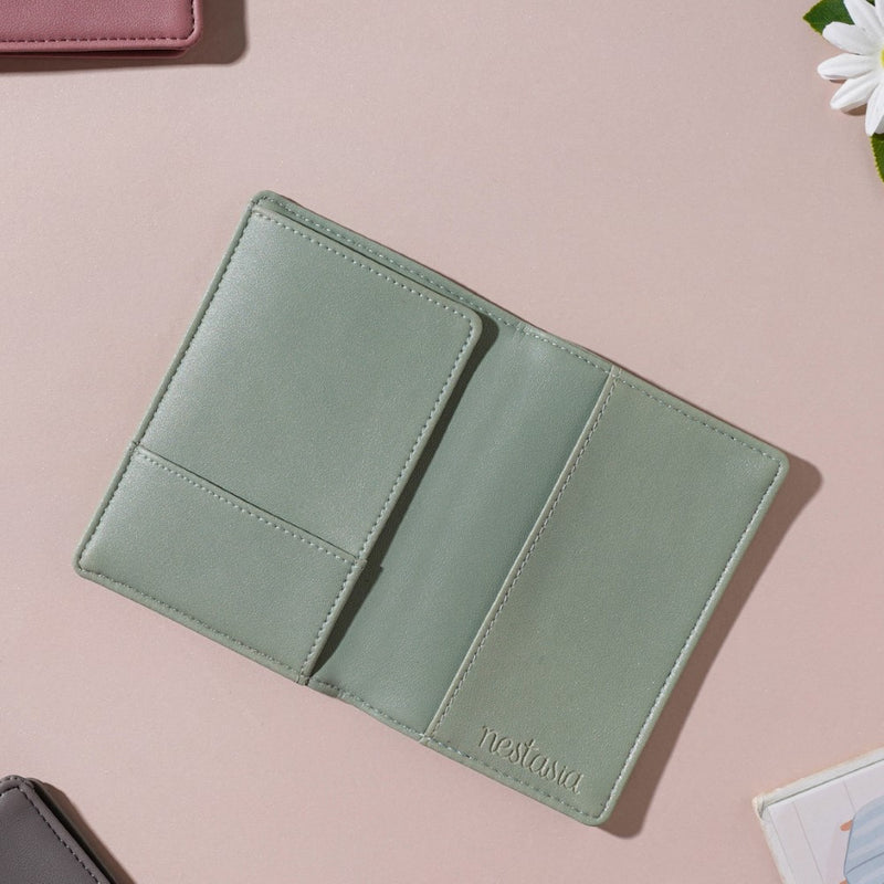 Flower Jar Two Fold Passport Cover Green