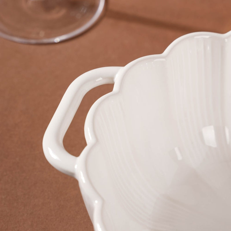 Ocean Serving Bowl with Handle White 600ml - Bowl, ceramic bowl, serving bowls, noodle bowl, salad bowls, bowl for snacks, baking bowls, large serving bowl, bowl with handle | Bowls for dining table & home decor