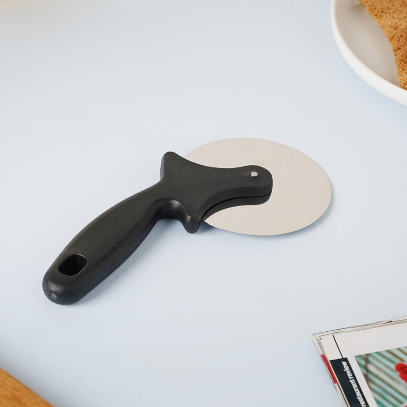 Pizza Cutter With Handle - Kitchen Tool