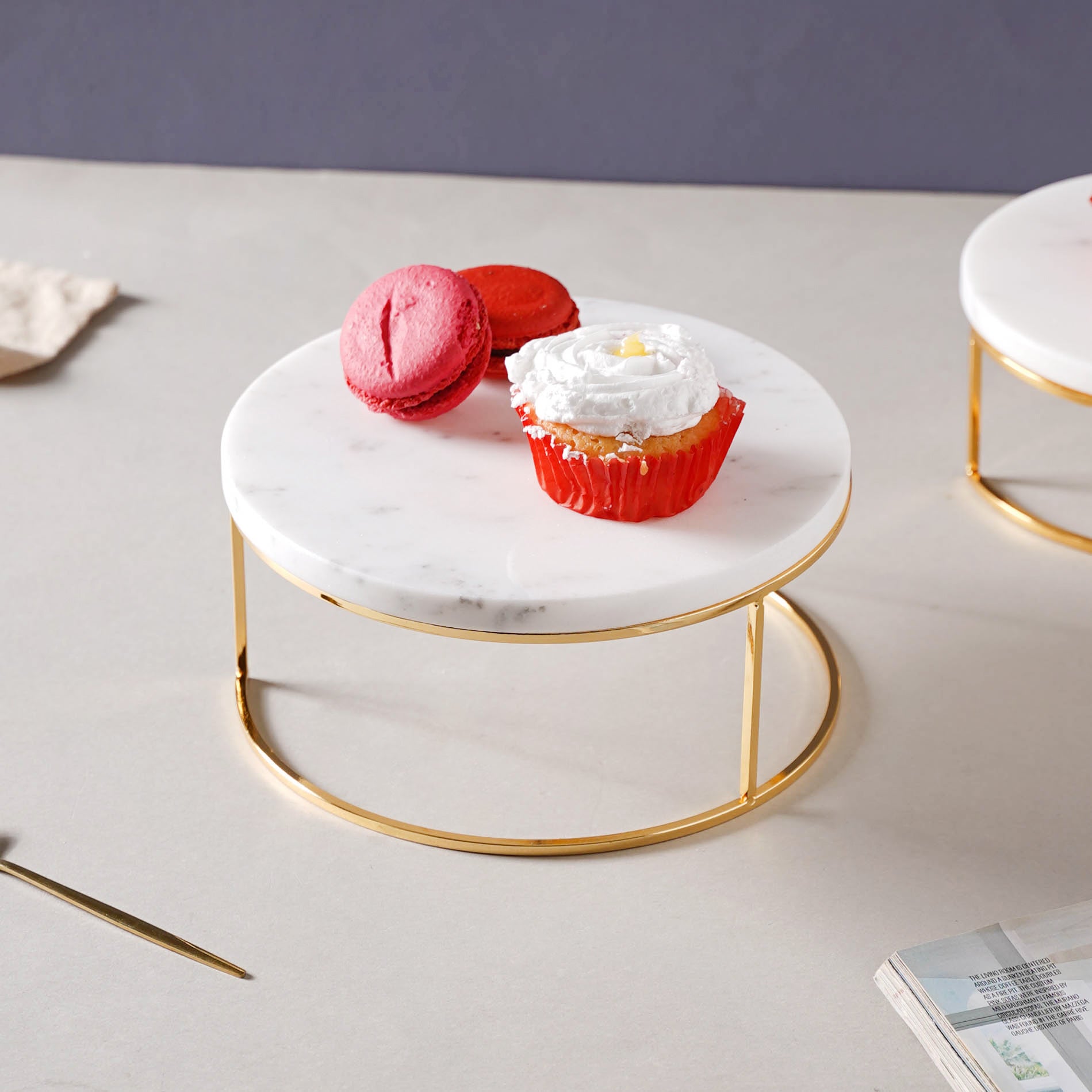 Large Round Marble Tray With Metal Stand Online - Premium Cake Stand ...