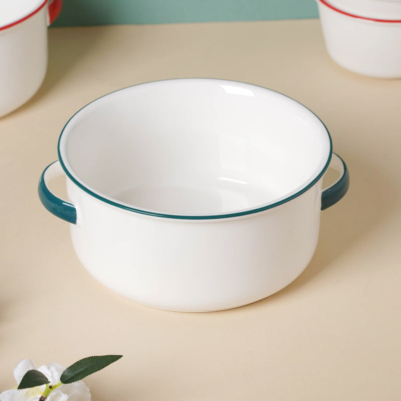 Green and Red Toujours 16 Piece Snack Set For 6