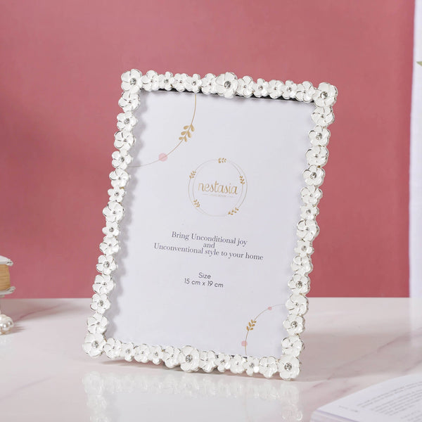 White Wreath Photo Frame Large - Picture frames and photo frames online | Desk decor and home decor online