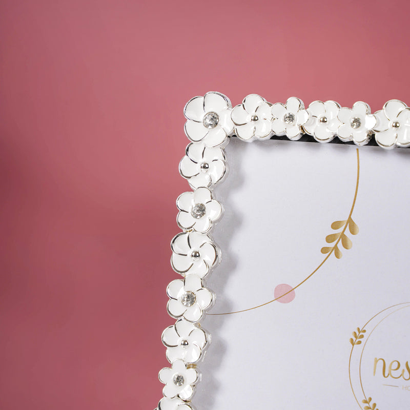 White Wreath Photo Frame Large - Picture frames and photo frames online | Desk decor and home decor online