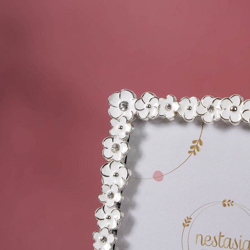 White Wreath Photo Frame Medium - Picture frames and photo frames online | Desk decor and home decor online