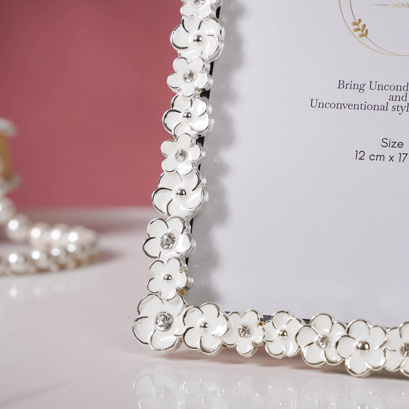 White Wreath Photo Frame Medium - Picture frames and photo frames online | Desk decor and home decor online