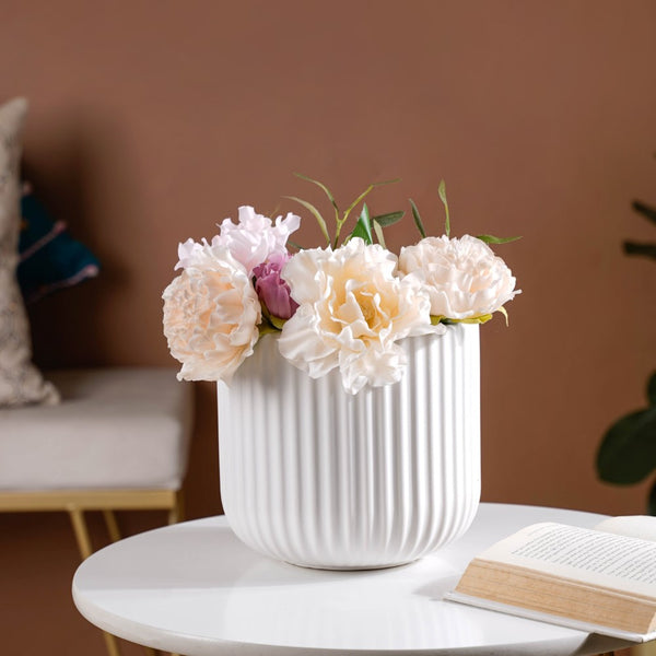 Oat White Ribbed Flower Pot