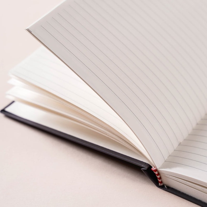 Daisy Floral Patterned Hardbound Notebook Black 8.2 X 5.9 Inch