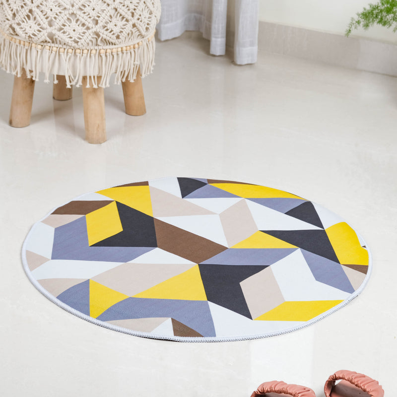 Triangle Pattern Round Rug