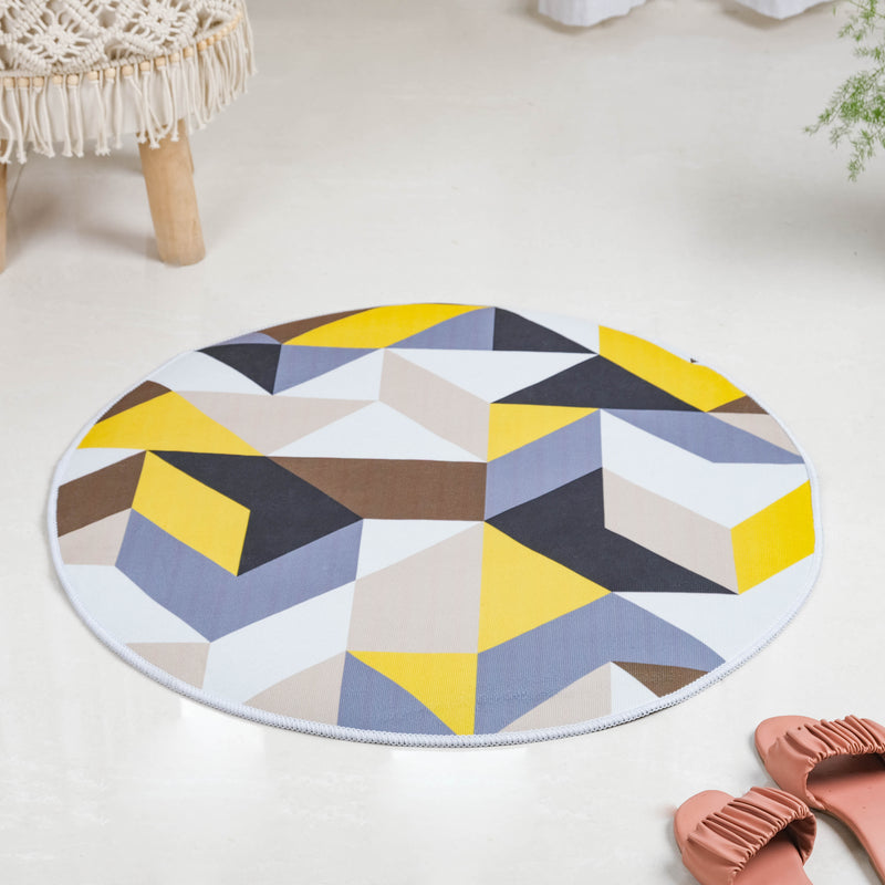 Triangle Pattern Round Rug
