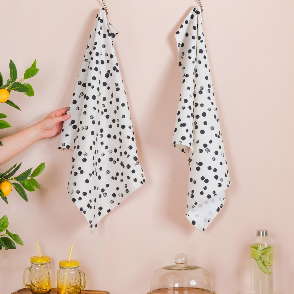 Black and white discount polka dot bath towels