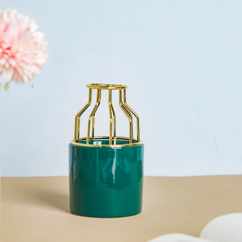 Medium Size Ceramic Pot for Plants - Flower vase for home decor, office and gifting | Home decoration items