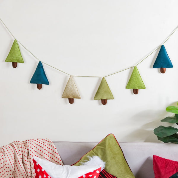 Christmas Trees Bunting 98 Inch