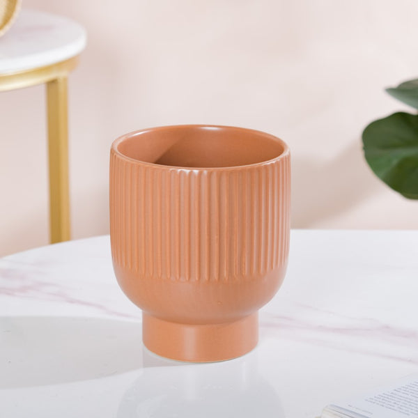 Nordic Ribbed Ceramic Vase With Stand Brown - Flower vase for home decor, office and gifting | Home decoration items