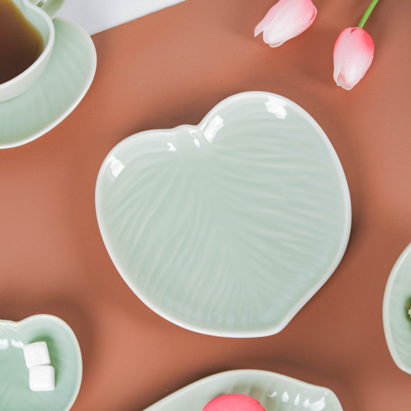 Taro Leaf Small Snack Plate 7 Inch - Serving plate, snack plate, dessert plate | Plates for dining & home decor