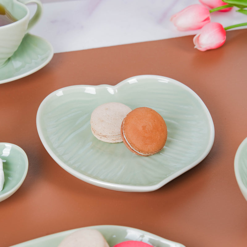 Taro Leaf Small Snack Plate 7 Inch - Serving plate, snack plate, dessert plate | Plates for dining & home decor