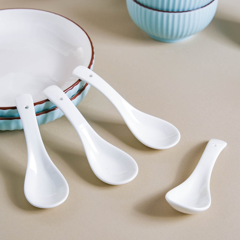 Azure 18 Piece Soup Salad Set For 4