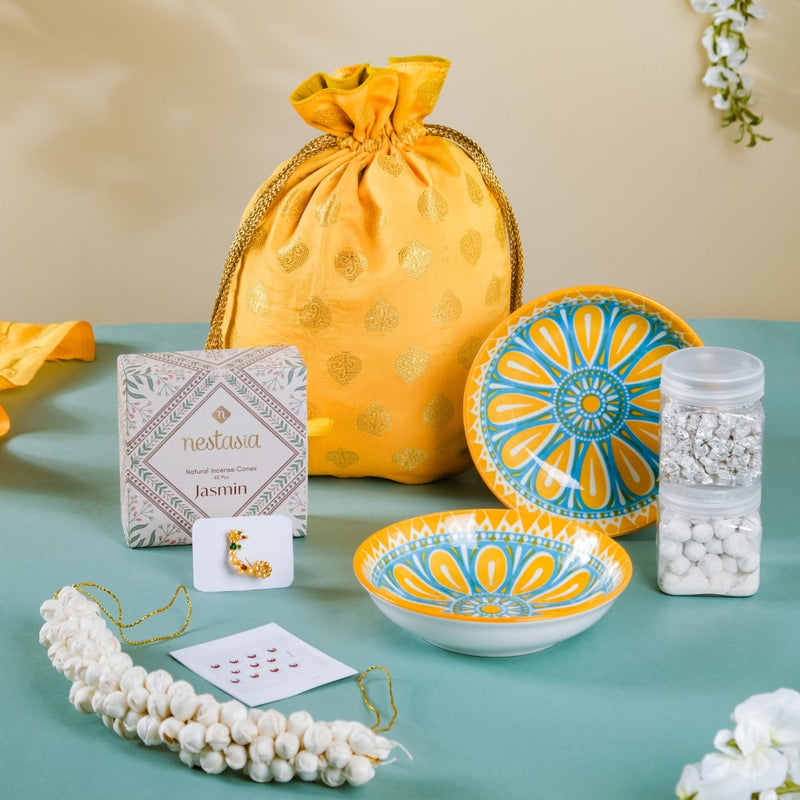 Marathi Wedding Gift Hamper Set Of 8