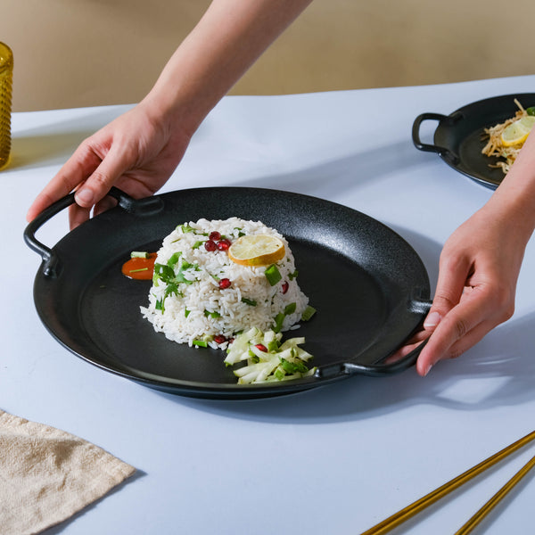 Large Round Baking Tray With Handle