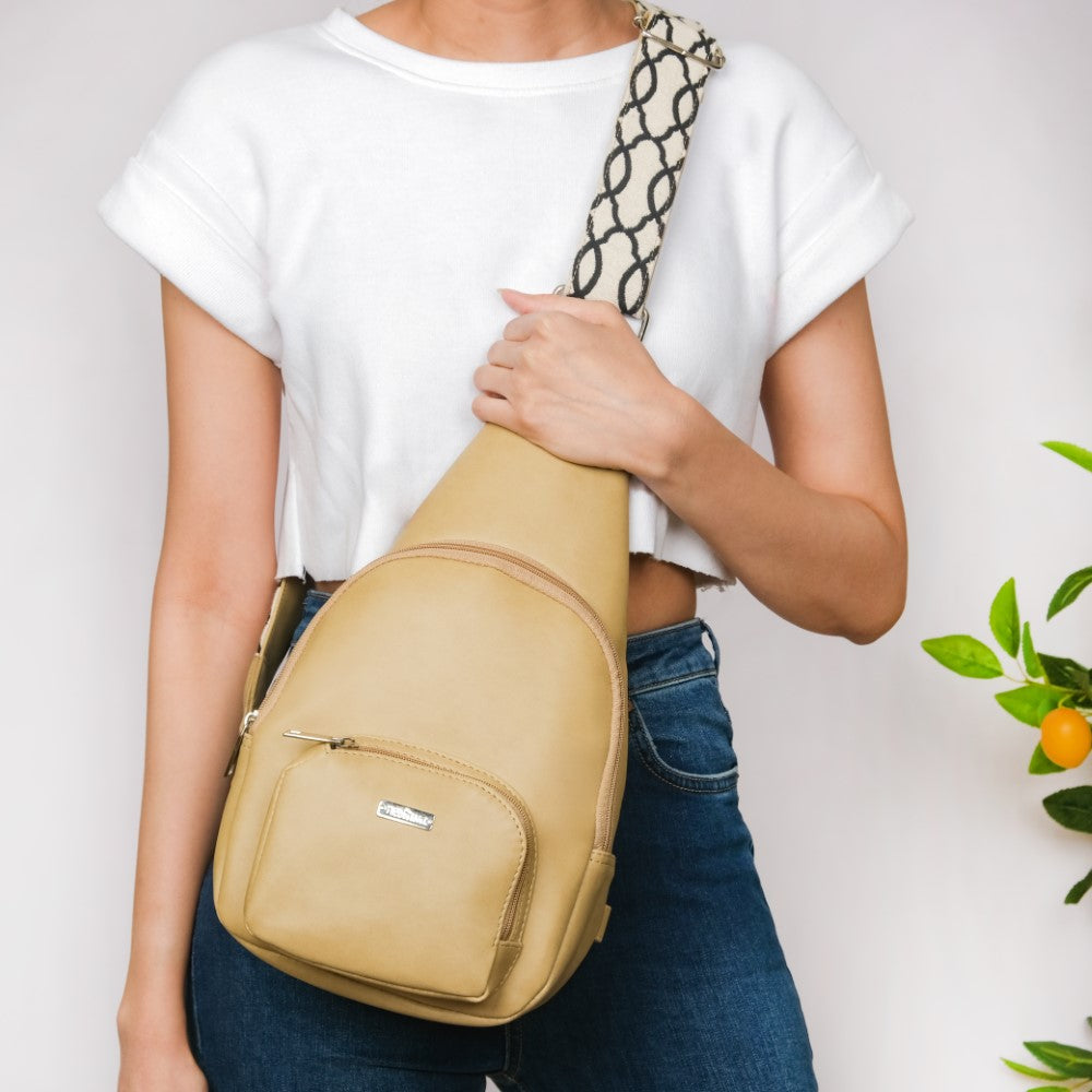 Small shoulder best sale sling bag