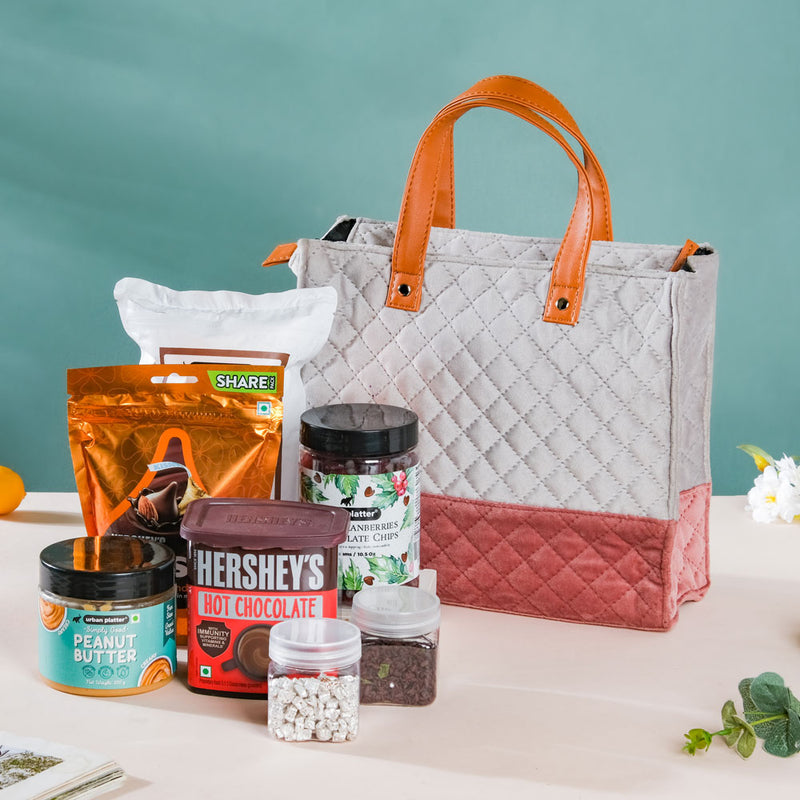 Snack It In-Room Gift Hamper Set Of 8