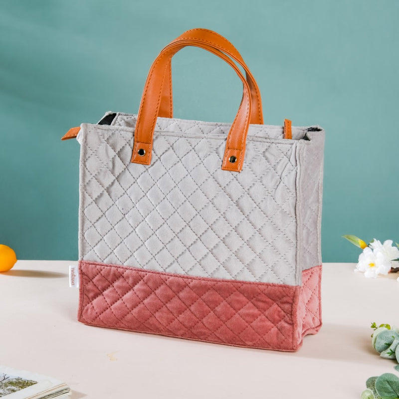 Snack It In-Room Gift Hamper Set Of 8