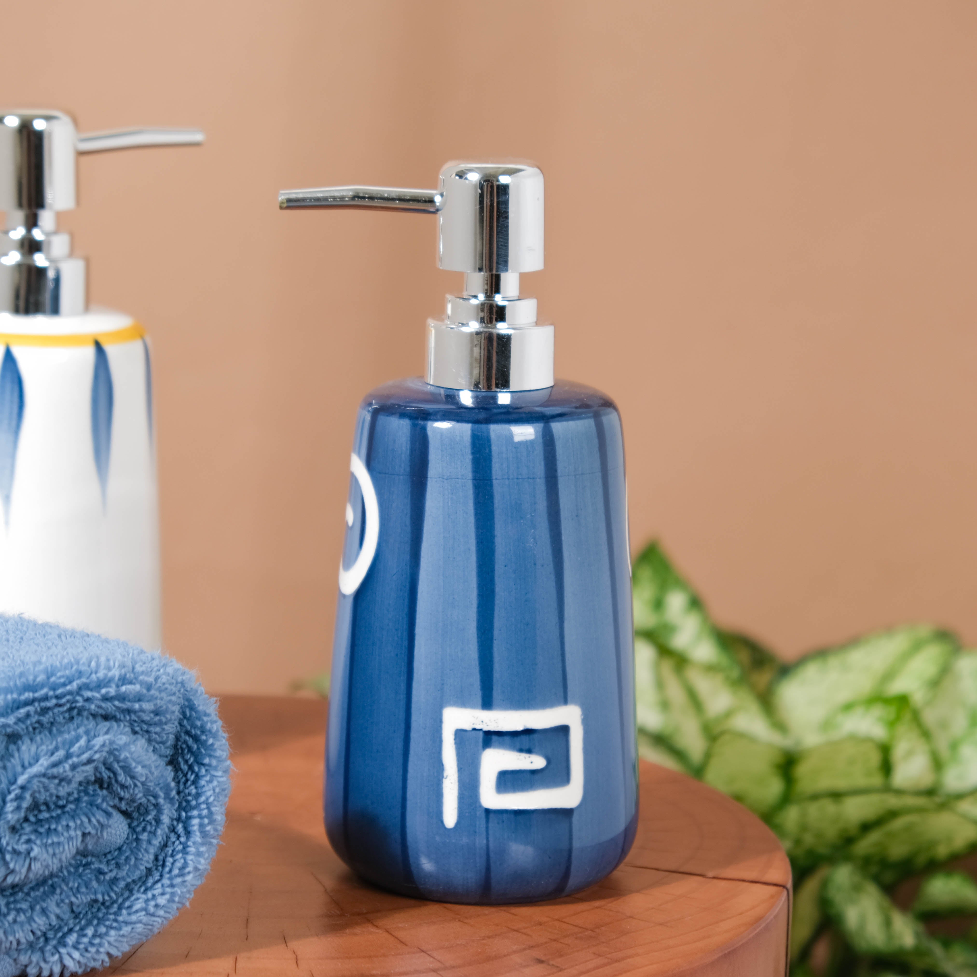 Dispenser - Buy Bathroom Soap Dispenser Online | Nestasia