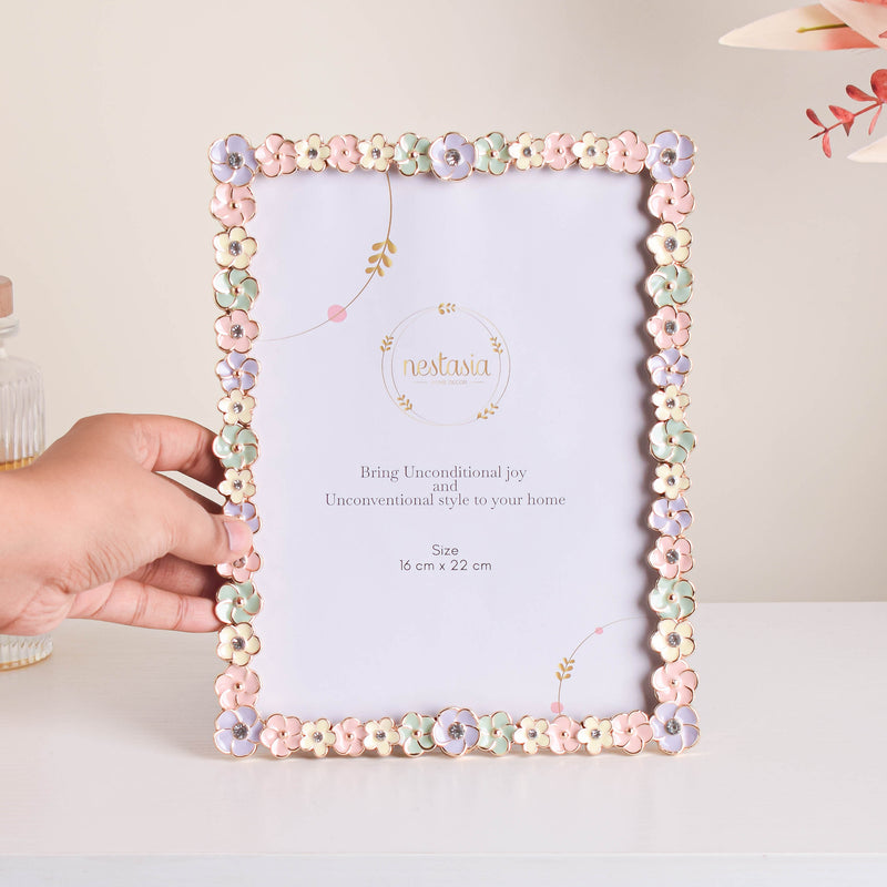 Flower Festoon Photo Frame Large - Picture frames and photo frames online | Room decoration items