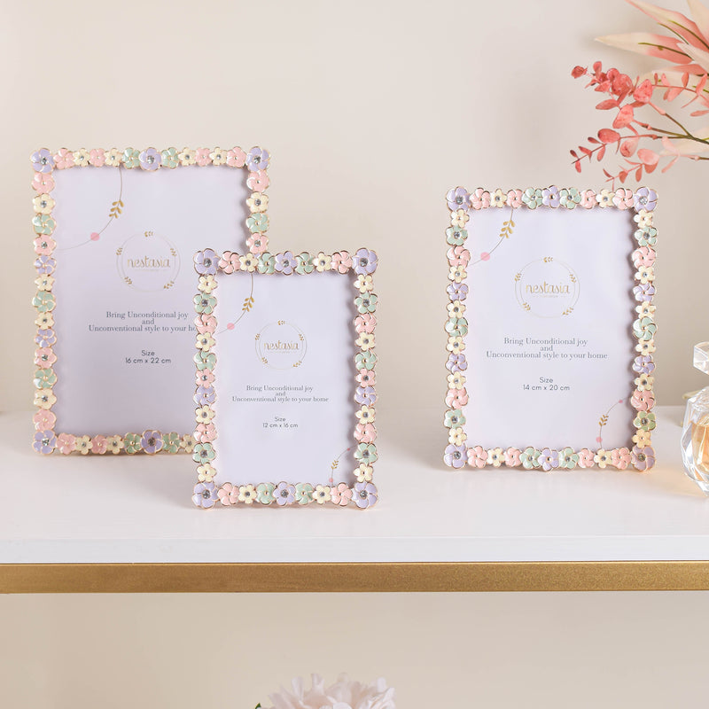 Flower Festoon Photo Frame Small - Picture frames and photo frames online | Room decoration items