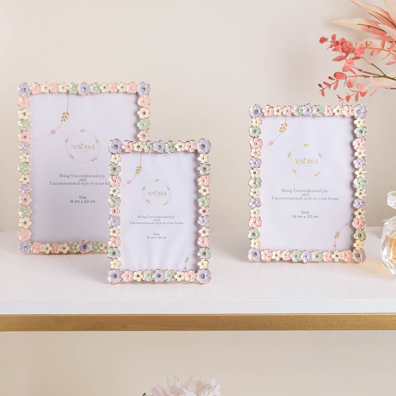 Flower Festoon Photo Frame Large - Picture frames and photo frames online | Room decoration items