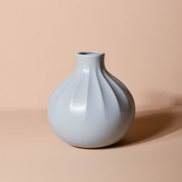 Modern Ribbed Vase Online - Premium Vase | Nestasia