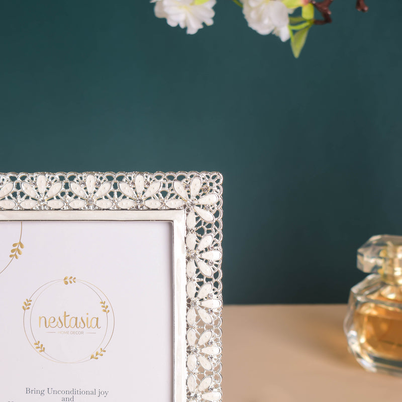 Daisy Photo Frame Large - Picture frames and photo frames online | Room decoration items