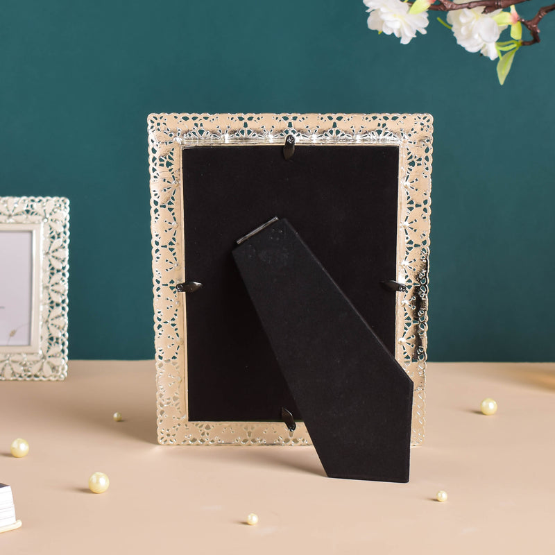 Daisy Photo Frame Large - Picture frames and photo frames online | Room decoration items