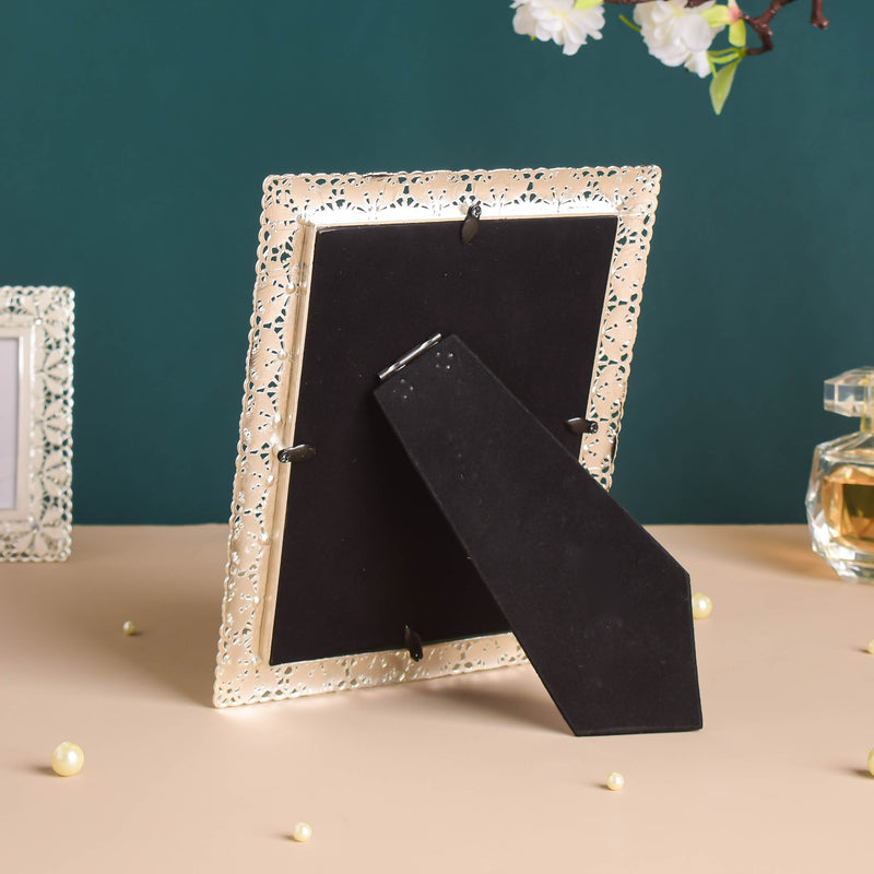 Daisy Photo Frame Large - Picture frames and photo frames online | Room decoration items