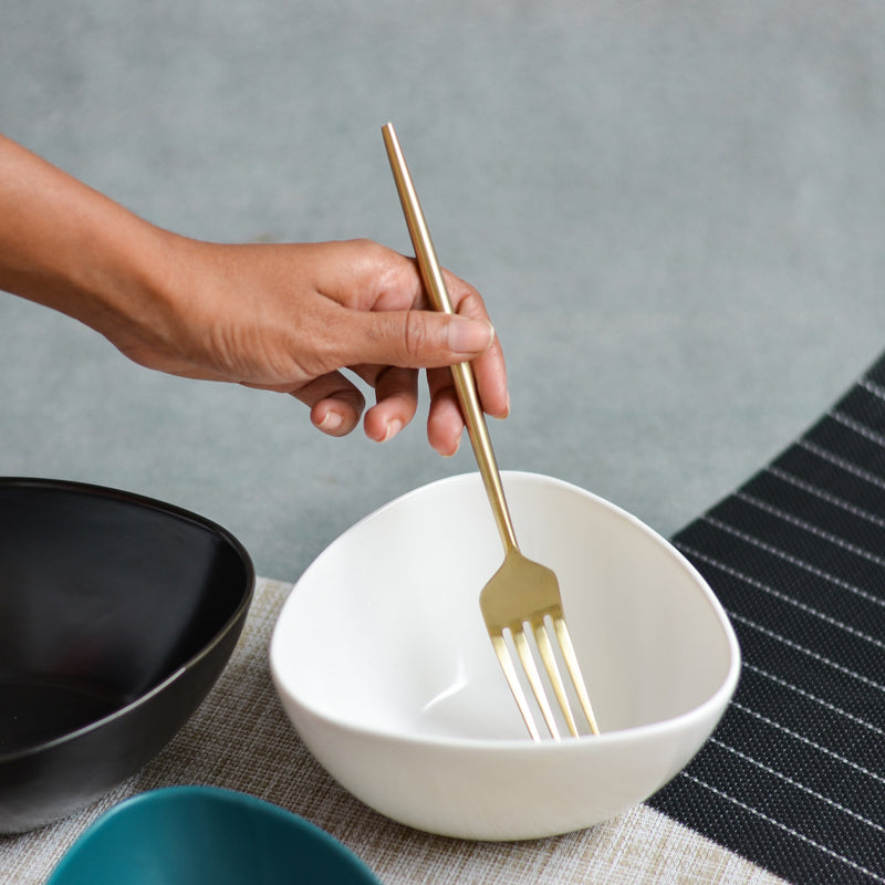 Triangular Bowl Large 500 ml - Bowl, ceramic bowl, serving bowls, noodle bowl, salad bowls, bowl for snacks, large serving bowl | Bowls for dining table & home decor