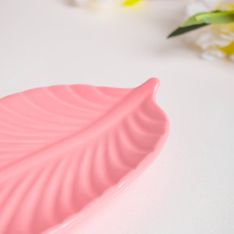 Very Berry Leaf Platter - Ceramic platter, serving platter, fruit platter | Plates for dining table & home decor