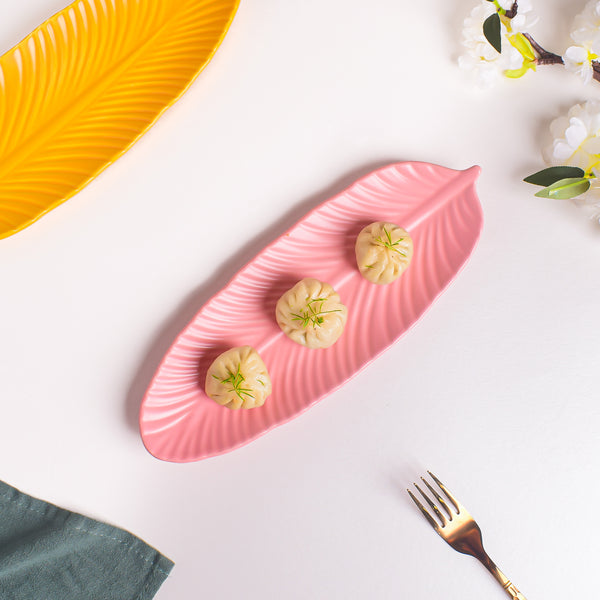 Very Berry Leaf Platter - Ceramic platter, serving platter, fruit platter | Plates for dining table & home decor