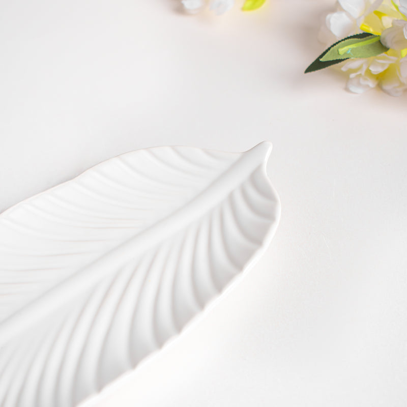 Snow White Leaf Platter - Ceramic platter, serving platter, fruit platter | Plates for dining table & home decor