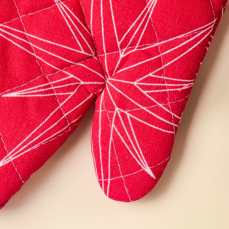 Festive Christmas Oven Mitt and Mat Set Of 2 Red
