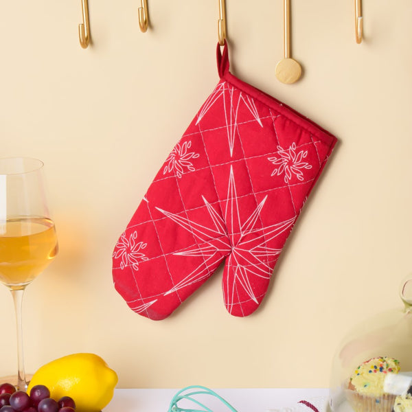 Festive Patterned Christmas Oven Mitts Red