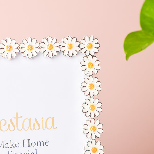 Sweet Daisy Photo Frame 6.5 Inch - Picture frames and photo frames online | Home decor online